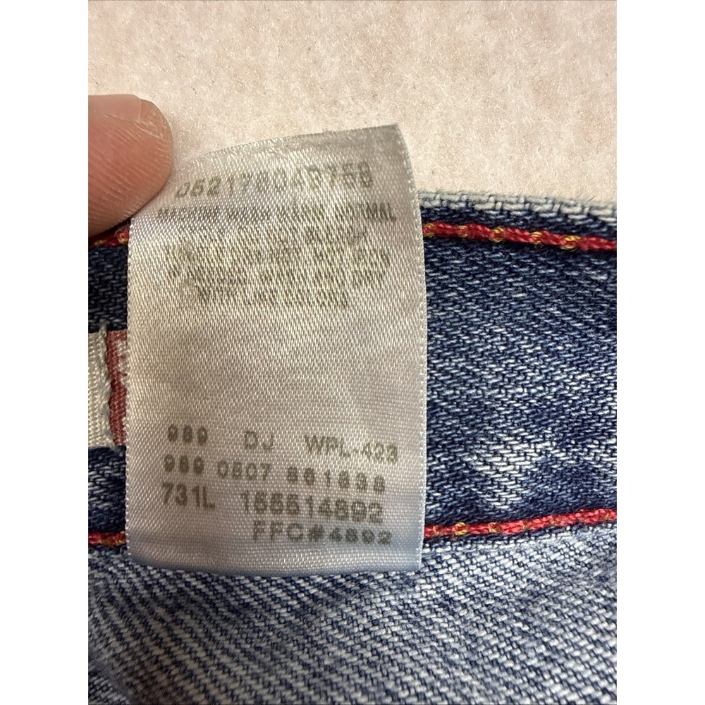 Vintage Levi's 550 Women's Relaxed Fit Tapered Leg Med Wash Size 12M - Picture 5 of 16